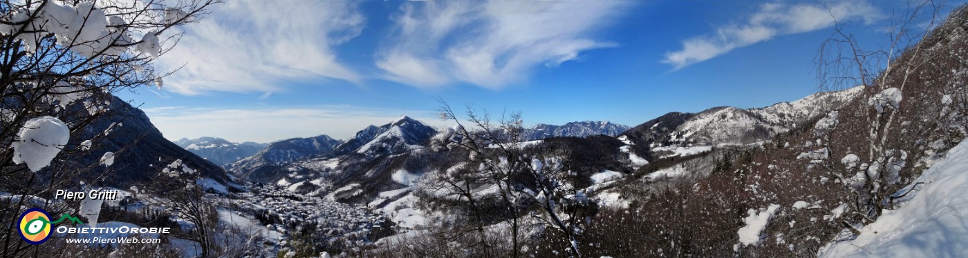 31 Vista panoramica verso Val Serina con Monte Gioco.jpg